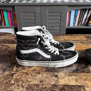 Vans Men Black and White High-Top Sneakers